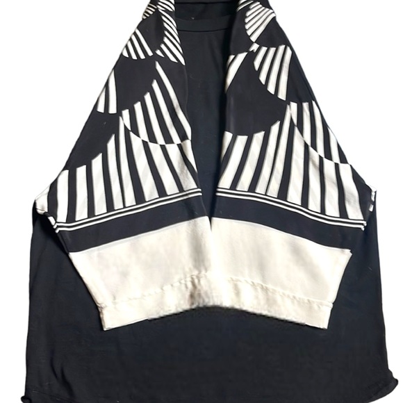 Unusual “Art Deco”top. Blk and white silk raglan slvs and stretchy cotton body - Picture 2 of 4